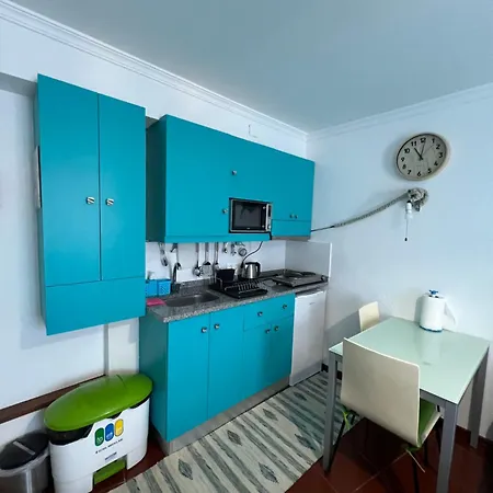 Проживание в семье Anchor House Камара-де-Лобуш