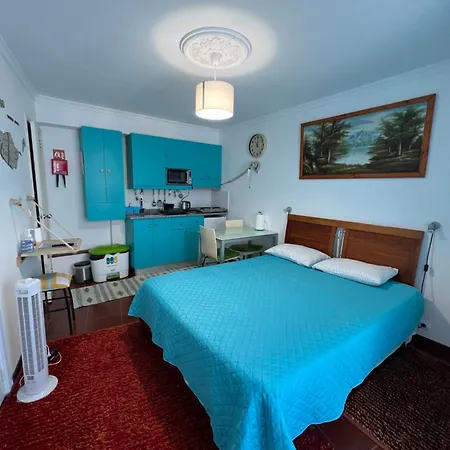 Anchor House Камара-де-Лобуш