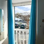 Δωμάτια σε οικογενειακή κατοικία Anchor House *
